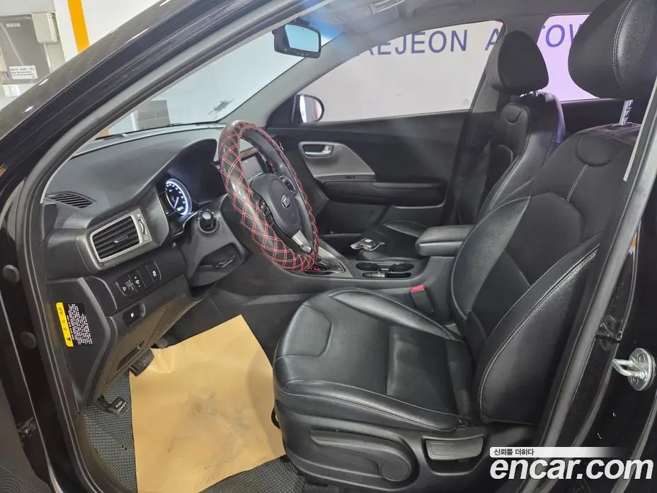 Kia Niro 2016 1.6 автомат (гидро), фото 10