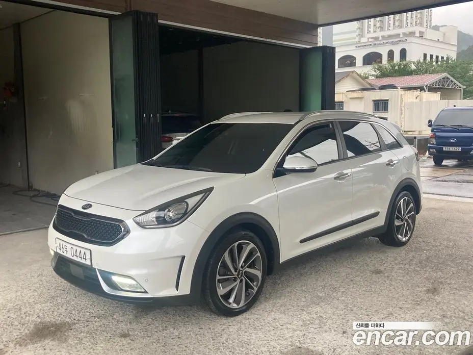 Kia Niro 2016 1.6 автомат (гидро), фото 2 Kia Niro 2016 1.6 автомат (гидро), фото 2