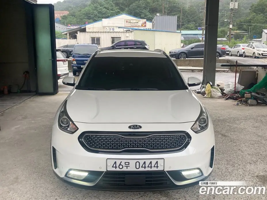 Kia Niro 2016 1.6 автомат (гидро), фото 3 Kia Niro 2016 1.6 автомат (гидро), фото 3