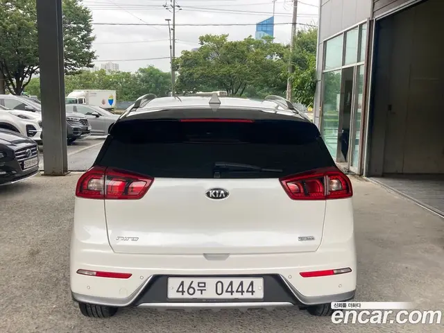 Kia Niro 2016 1.6 автомат (гидро), миниатюра 5 Kia Niro 2016 1.6 автомат (гидро), миниатюра 5