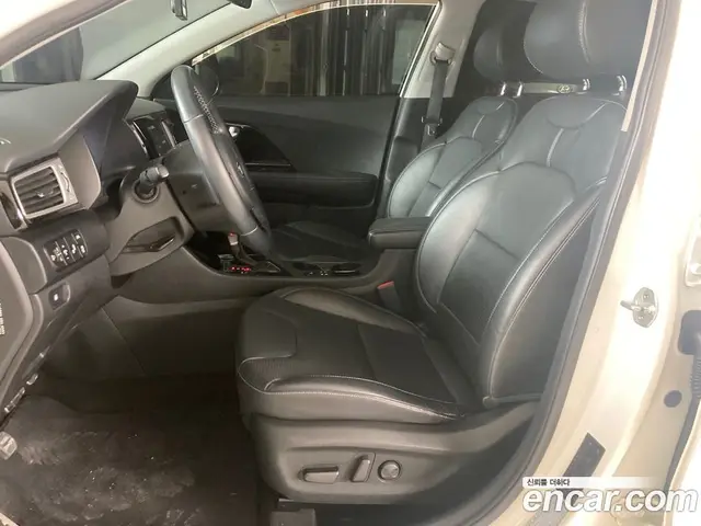 Kia Niro 2016 1.6 автомат (гидро), миниатюра 9 Kia Niro 2016 1.6 автомат (гидро), миниатюра 9