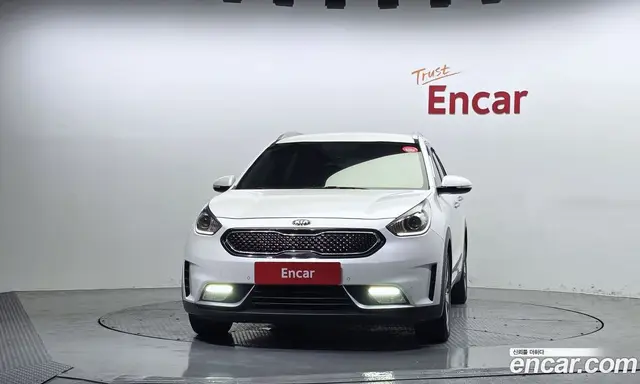Kia Niro 2016 1.6 автомат (гидро), миниатюра 3