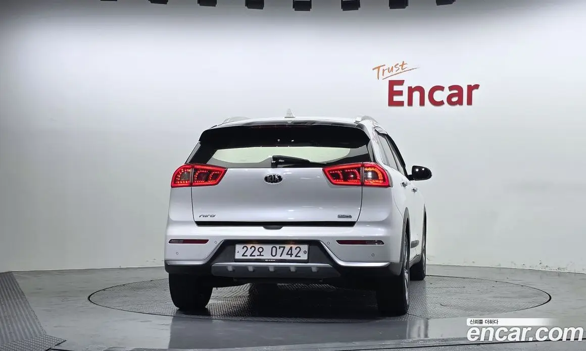 Kia Niro 2016 1.6 автомат (гидро), фото 4