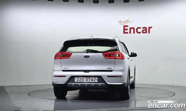 Kia Niro 2016 1.6 автомат (гидро), миниатюра 4