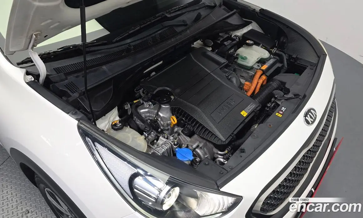 Kia Niro 2016 1.6 автомат (гидро), фото 6