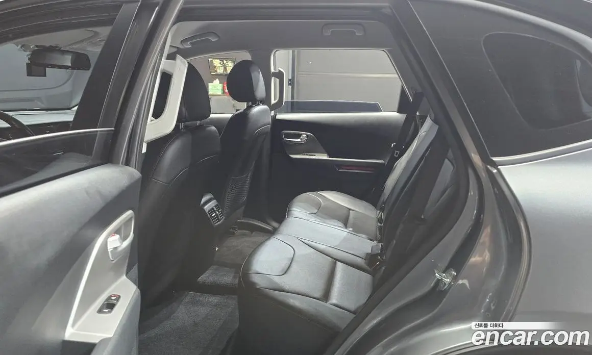 Kia Niro 2022 0.2 автомат (гидро), фото 12 Kia Niro 2022 0.2 автомат (гидро), фото 12