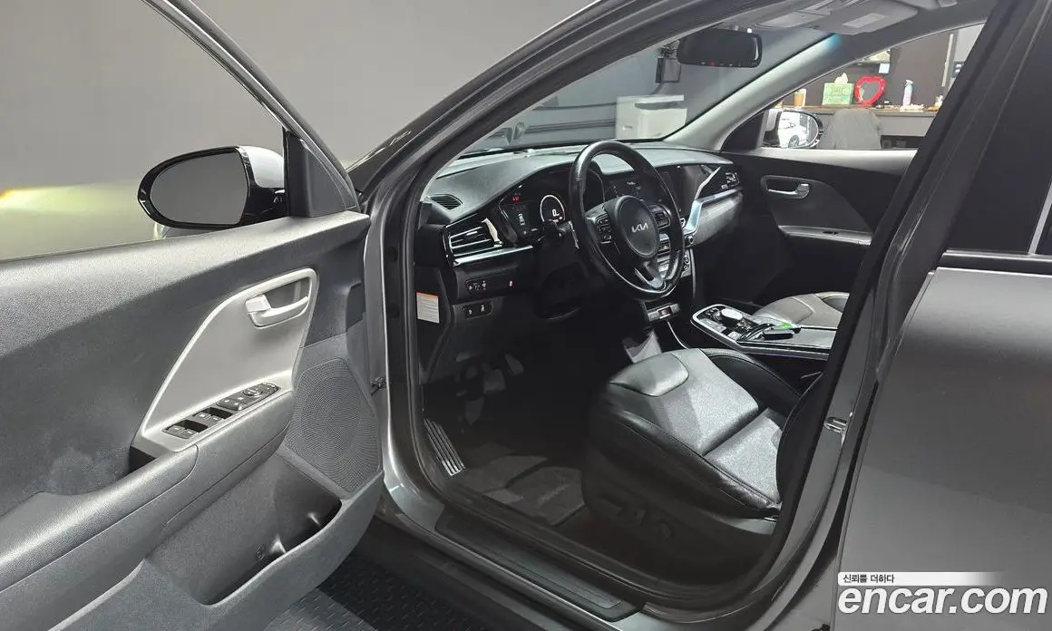 Kia Niro 2022 0.2 автомат (гидро), фото 10 Kia Niro 2022 0.2 автомат (гидро), фото 10