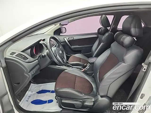 Kia Porte 2010 1.6 автомат (гидро), миниатюра 11