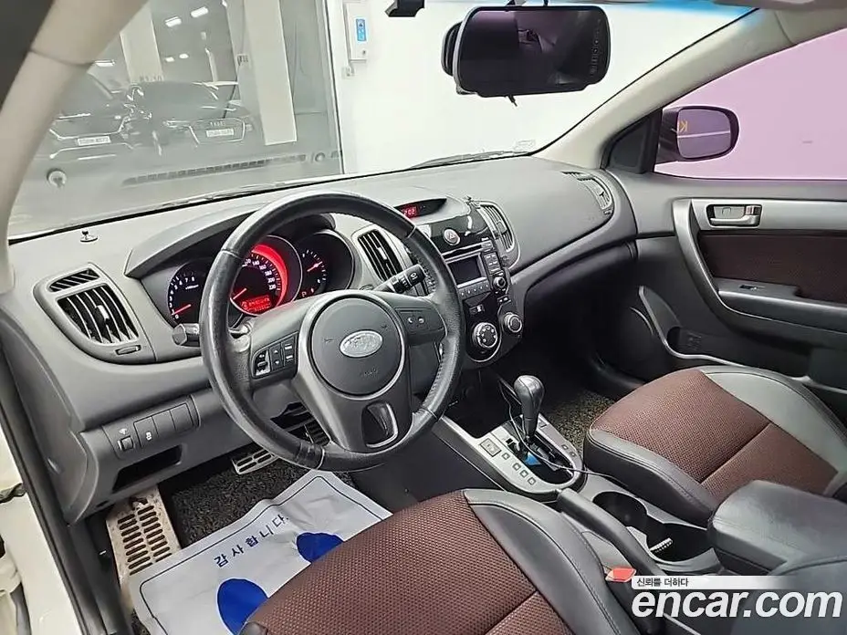 Kia Porte 2010 1.6 автомат (гидро), фото 7