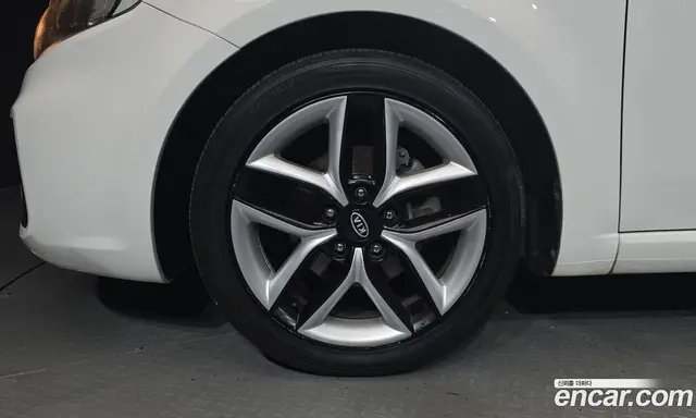 Kia Porte 2011 2.0 автомат (гидро), миниатюра 5