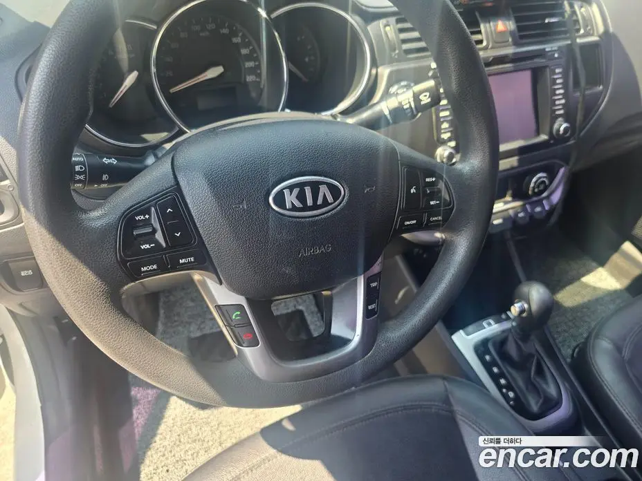 Kia Pride 2012 1.6 автомат (гидро), фото 17