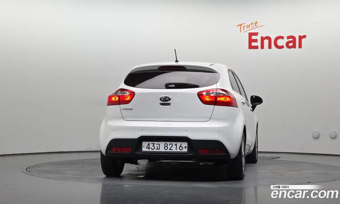 Kia Pride 2013 1.4 автомат (гидро), фото 4