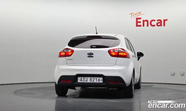 Kia Pride 2013 1.4 автомат (гидро), миниатюра 4