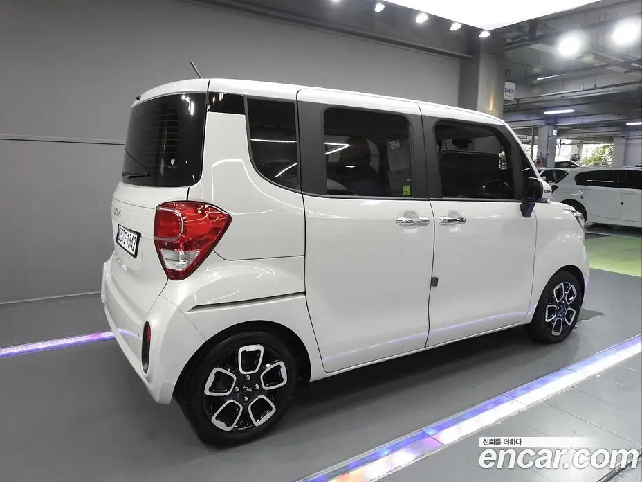Kia Ray 2021 1.0 автомат (гидро), фото 3