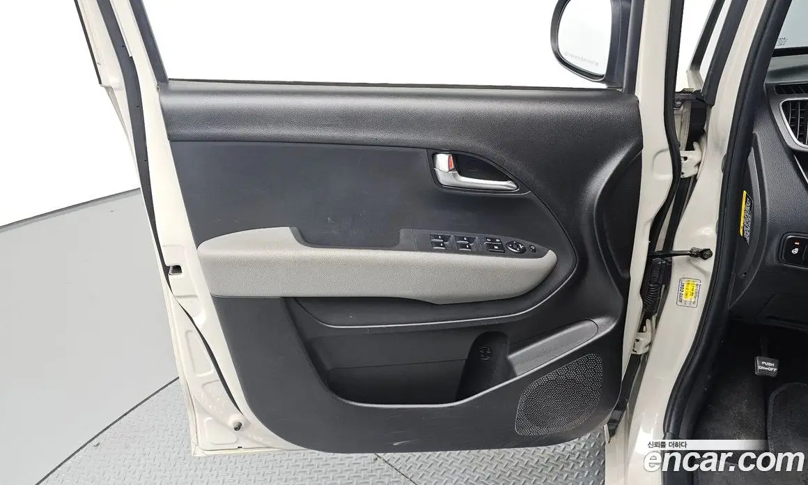 Kia Ray 2021 1.0 автомат (гидро), фото 14
