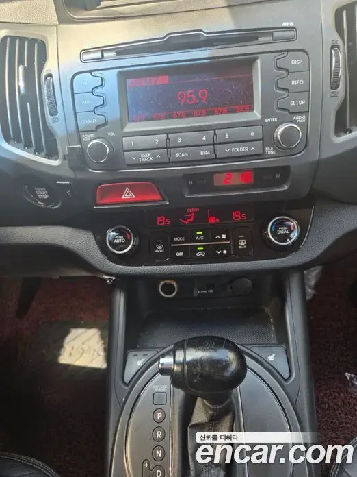 Kia Sportage 2011 2.0 автомат (гидро), фото 13