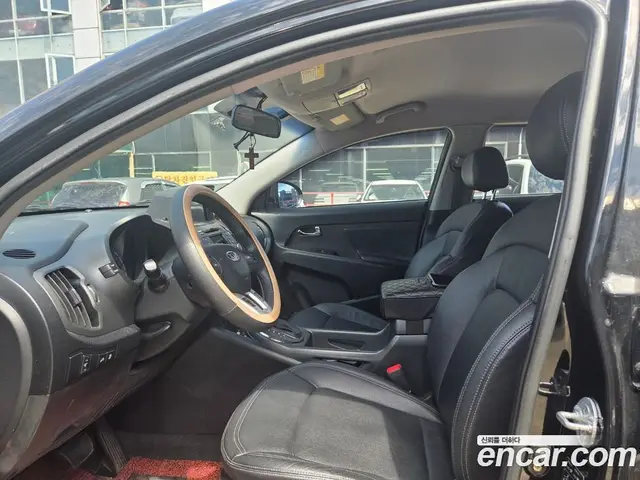 Kia Sportage 2011 2.0 автомат (гидро), миниатюра 5