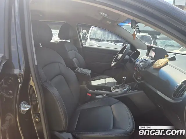 Kia Sportage 2011 2.0 автомат (гидро), миниатюра 6