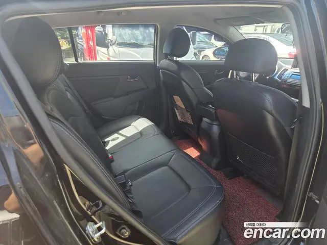 Kia Sportage 2011 2.0 автомат (гидро), миниатюра 8