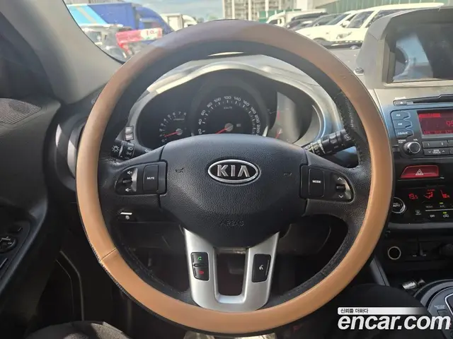 Kia Sportage 2011 2.0 автомат (гидро), миниатюра 10