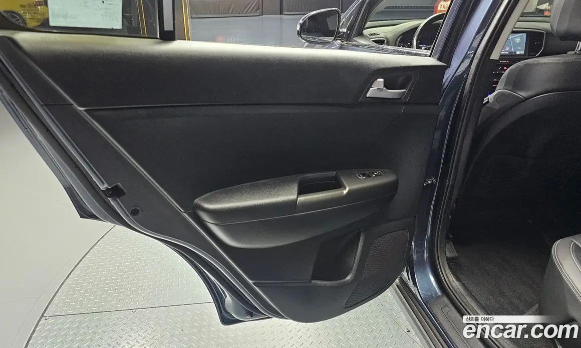 Kia Sportage 2018 2.0 автомат (гидро), фото 15