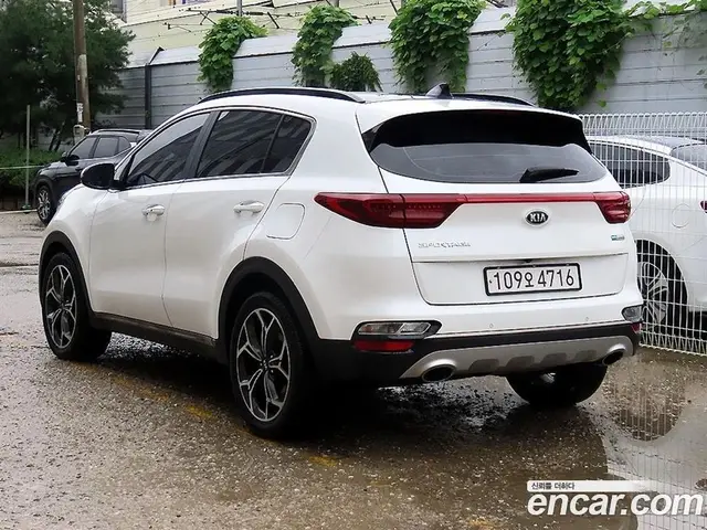 Kia Sportage 2018 2.0 автомат (гидро), миниатюра 3