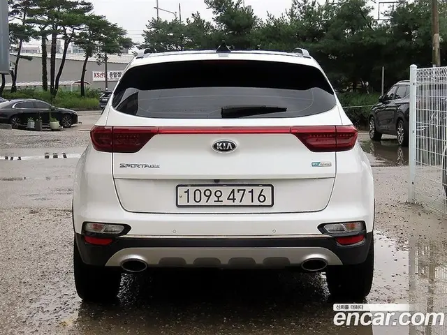 Kia Sportage 2018 2.0 автомат (гидро), миниатюра 4