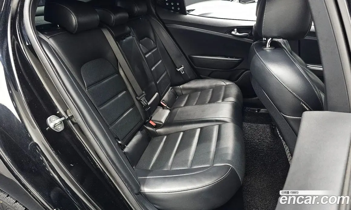 Kia Stinger 2017 2.0 автомат (гидро), фото 11 Kia Stinger 2017 2.0 автомат (гидро), фото 11