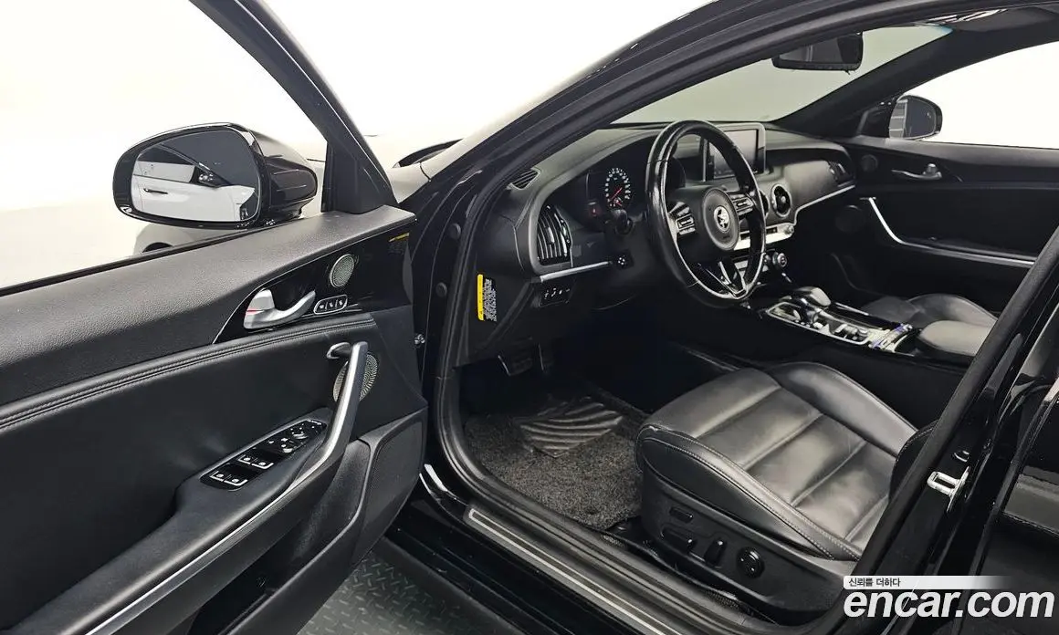 Kia Stinger 2017 2.0 автомат (гидро), фото 10 Kia Stinger 2017 2.0 автомат (гидро), фото 10