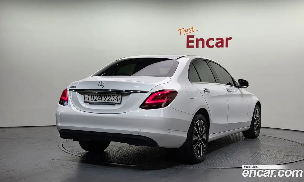 Mercedes-Benz C-Class 2019 2.0 автомат (гидро), фото 2 Mercedes-Benz C-Class 2019 2.0 автомат (гидро), фото 2