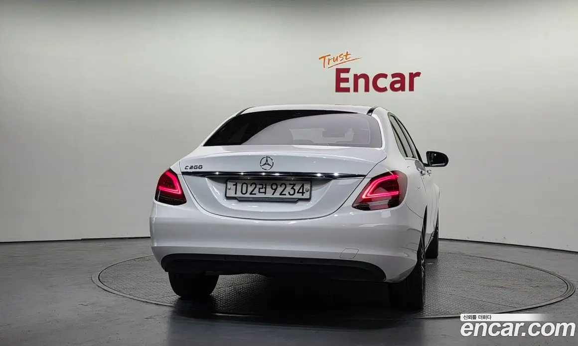Mercedes-Benz C-Class 2019 2.0 автомат (гидро), фото 4 Mercedes-Benz C-Class 2019 2.0 автомат (гидро), фото 4