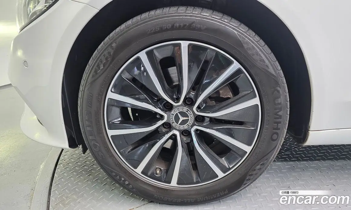 Mercedes-Benz C-Class 2019 2.0 автомат (гидро), фото 5 Mercedes-Benz C-Class 2019 2.0 автомат (гидро), фото 5