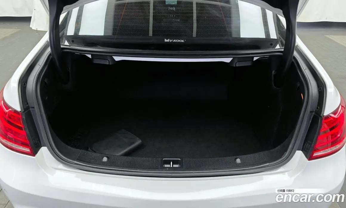 Mercedes-Benz E-Class 2014 3.5 автомат (гидро), фото 20 Mercedes-Benz E-Class 2014 3.5 автомат (гидро), фото 20