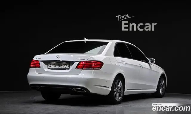 Mercedes-Benz E-Class 2015 2.1 автомат (гидро), миниатюра 2
