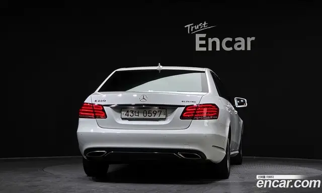 Mercedes-Benz E-Class 2015 2.1 автомат (гидро), миниатюра 4