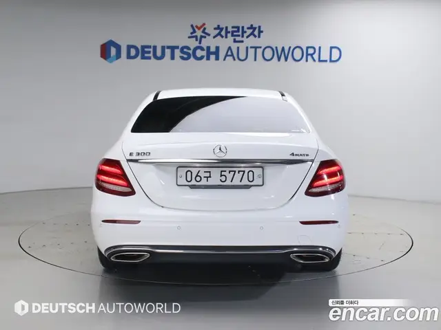 Mercedes-Benz E-Class 2018 2.0 автомат (гидро), миниатюра 4 Mercedes-Benz E-Class 2018 2.0 автомат (гидро), миниатюра 4