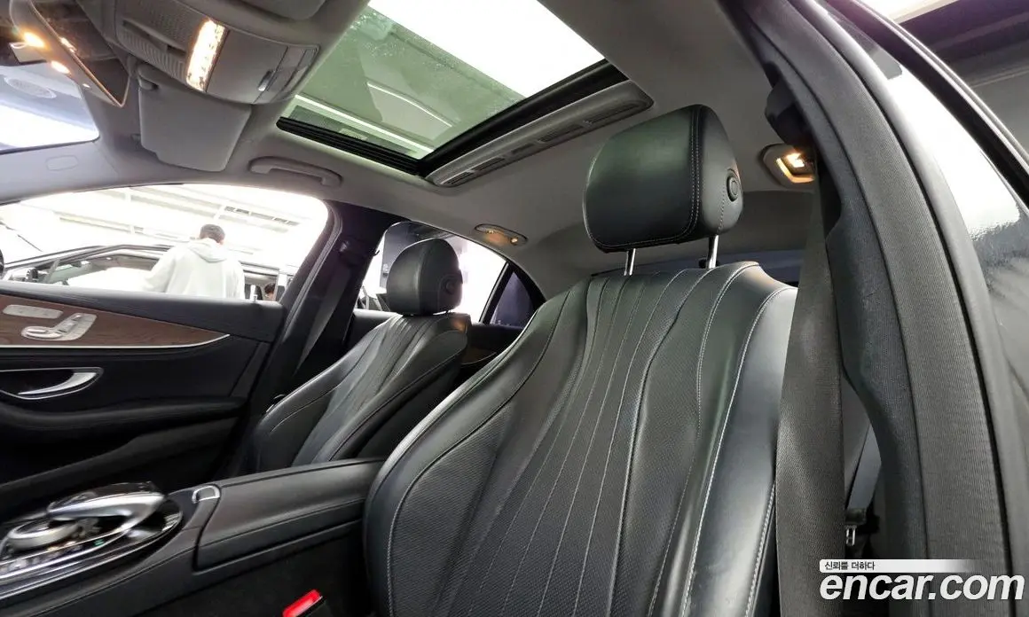 Mercedes-Benz E-Class 2018 2.0 автомат (гидро), фото 17