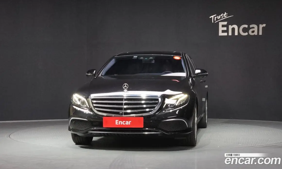 Mercedes-Benz E-Class 2018 2.0 автомат (гидро), фото 3