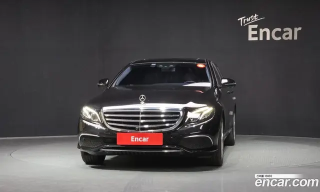 Mercedes-Benz E-Class 2018 2.0 автомат (гидро), миниатюра 3
