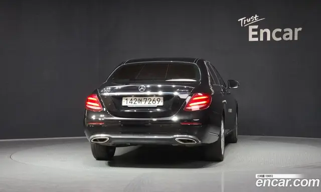 Mercedes-Benz E-Class 2018 2.0 автомат (гидро), миниатюра 4