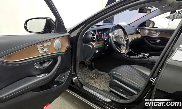 Mercedes-Benz E-Class 2018 2.0 автомат (гидро), миниатюра 10