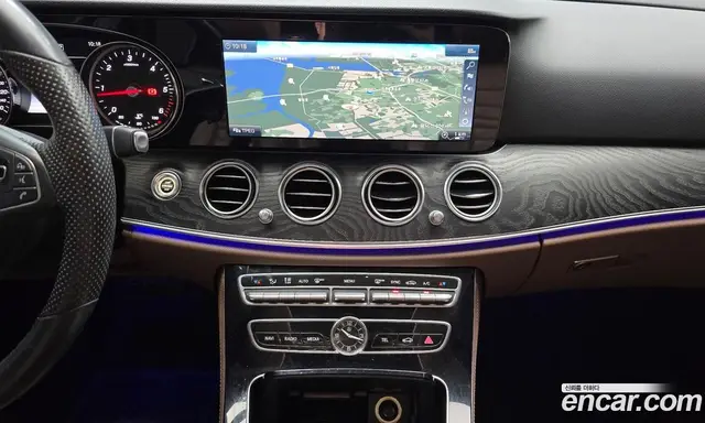 Mercedes-Benz E-Class 2018 1.9 автомат (гидро), миниатюра 12