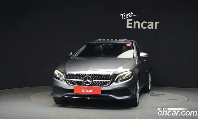 Mercedes-Benz E-Class 2018 1.9 автомат (гидро), миниатюра 3