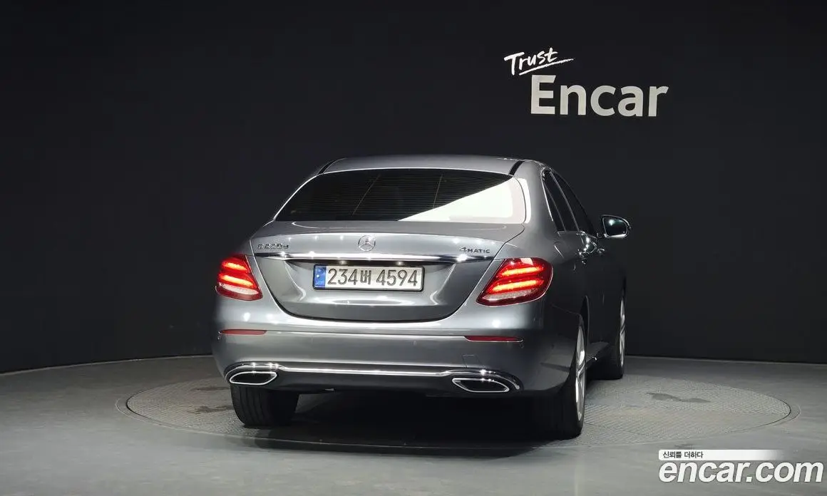 Mercedes-Benz E-Class 2018 1.9 автомат (гидро), фото 4