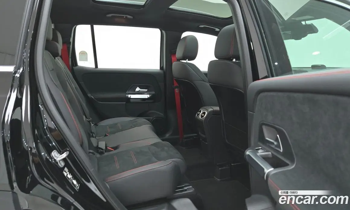 Mercedes-Benz GLB-Class 2025 2.0 автомат (гидро), фото 16