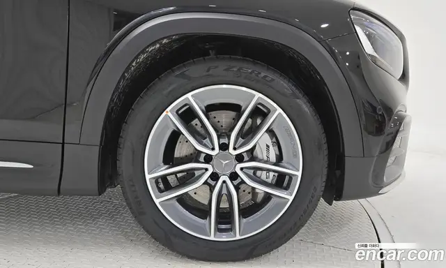Mercedes-Benz GLB-Class 2025 2.0 автомат (гидро), миниатюра 5