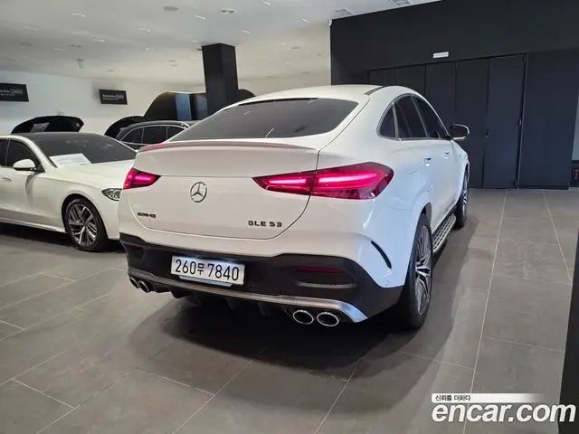 Mercedes-Benz GLE-Class 2025 3.0 автомат (гидро), миниатюра 2