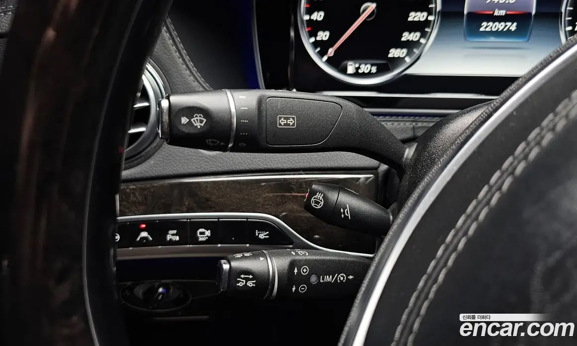 Mercedes-Benz S-Class 2015 4.7 автомат (гидро), фото 17 Mercedes-Benz S-Class 2015 4.7 автомат (гидро), фото 17