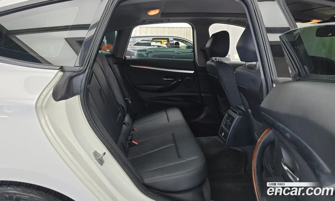 BMW 3 серия 2014 2.0 автомат (гидро), фото 12 BMW 3 серия 2014 2.0 автомат (гидро), фото 12