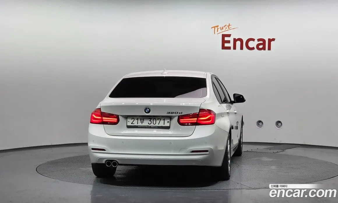 BMW 3 серия 2018 2.0 автомат (гидро), фото 4